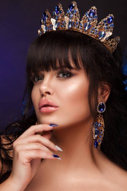 Genç ve güzel bir kadın  