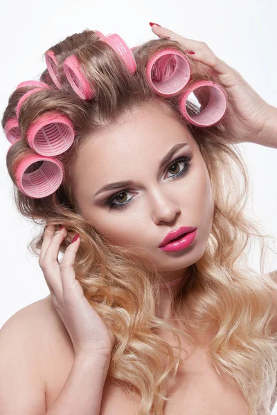 Genç ve güzel bir kadın  