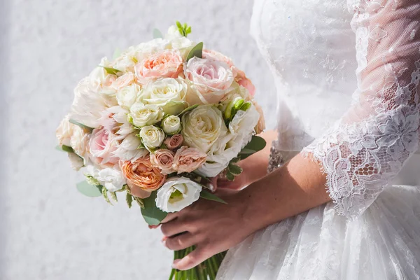 Bellissimo bouquet da sposa — Foto Stock