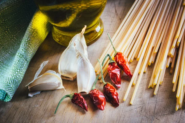 Spaghetti ingredienti di cottura — Foto Stock