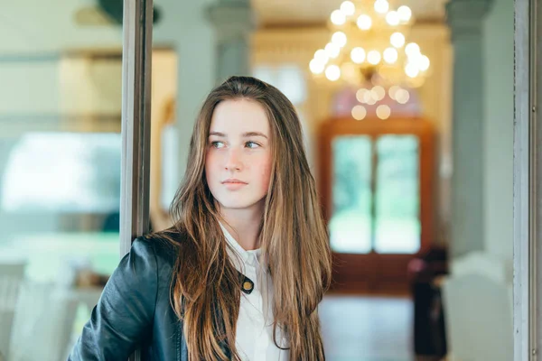 Menina adolescente bonita — Fotografia de Stock