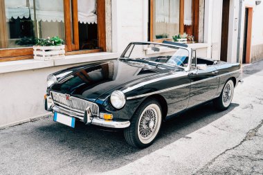 eski model araba park