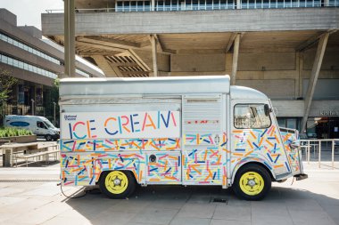 Dondurma arabası.