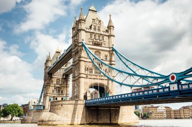 Londra Kule Köprüsü