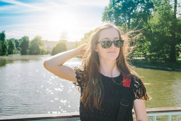 Teen brunette girl — Stock Photo, Image