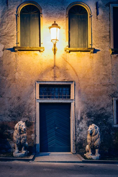 Bassano Del Grappa Venedig Italien Februari 2020 Entrédörr Med Statyer — Stockfoto