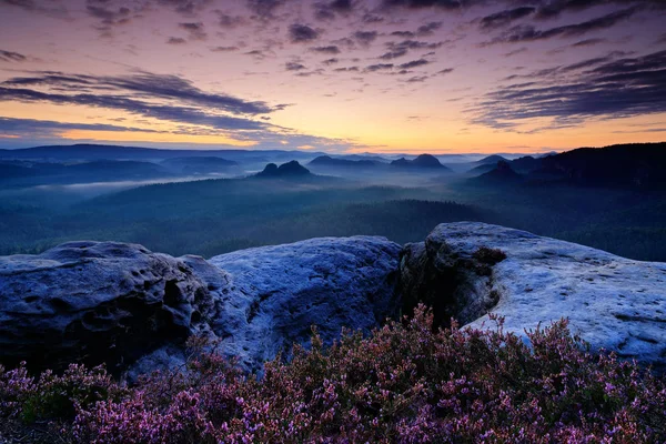 Blick über Sandsteinklippen — Stockfoto