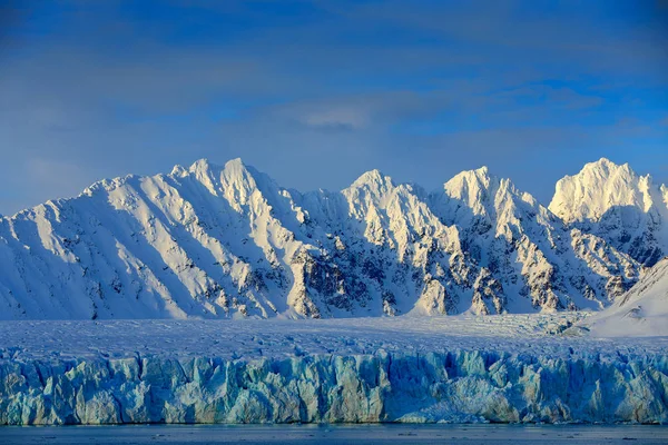 Blue glacier Svalbard in Norway — Stock Photo, Image