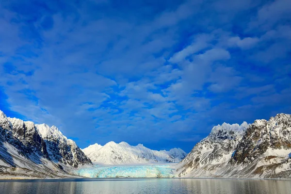 Glacier bleu Svalbard en Norvège — Photo