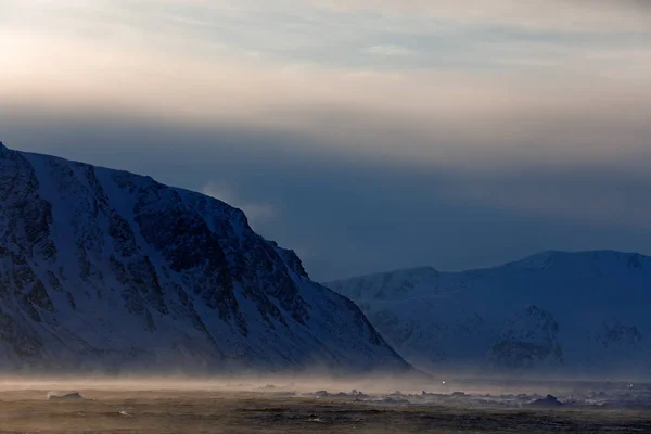 Montaña blanca nevada — Foto de Stock