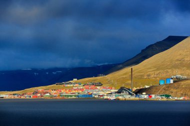 Lofoten Adası 'nın bulutlu bir günde, Norveç' teki manzarası.