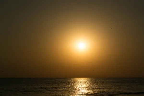 Deniz on fantazmagorik golden sunset