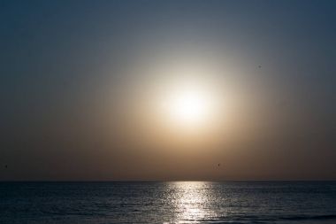 Deniz on fantazmagorik golden sunset