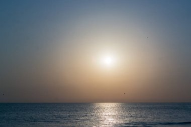 Denizde fantazmagorik günbatımı