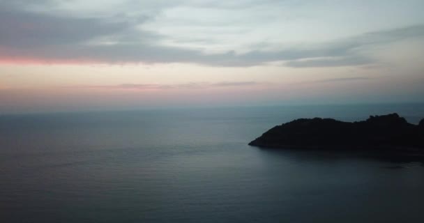 Shot Van Een Prachtige Zonsondergang Het Strand Zonsondergang Zee Drone — Stockvideo