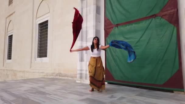 Břišní Tanečnice Hnědých Šatech Oblek Tančí Orientální Východní Tanec Krásná — Stock video