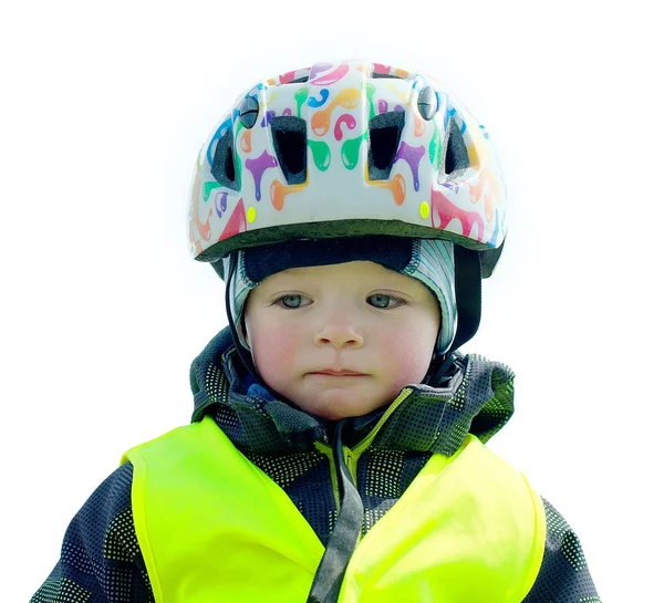 Kask takan tatlı bir bebek. — Stok fotoğraf