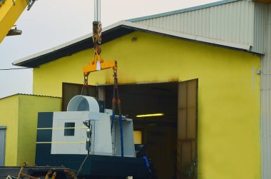 Vinç tarafından atölyeye yeni cnc makine kurulumu