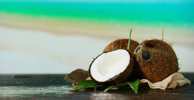  Besleyici taze hindistan cevizi