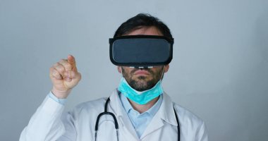 İnsan futuristik vizyonu, üstün teknoloji ile