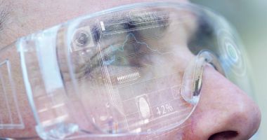 Biyometrik futuristik grafik olan bir bilim adamı ve mali grafikli Holografi.