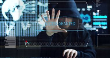 Hacker sistemi güvenlik şifresini bulmak için kodları ve numaraları kullanarak girmek için çalışır. Hacker oturum açma bilgilerini çalmak için yazılım girer. Konsept: üstün teknoloji, Artırılmış gerçeklik