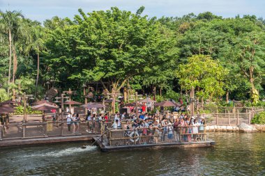 Tarzan'ın treeho Disneyland Sala