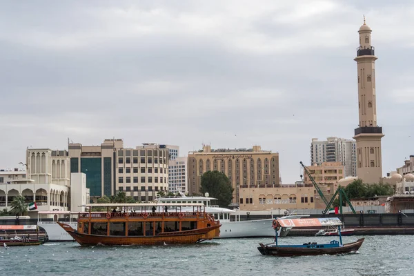 defne Creek tekneler