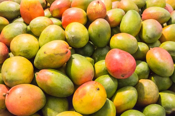 Süpermarkette Mango — Stok fotoğraf