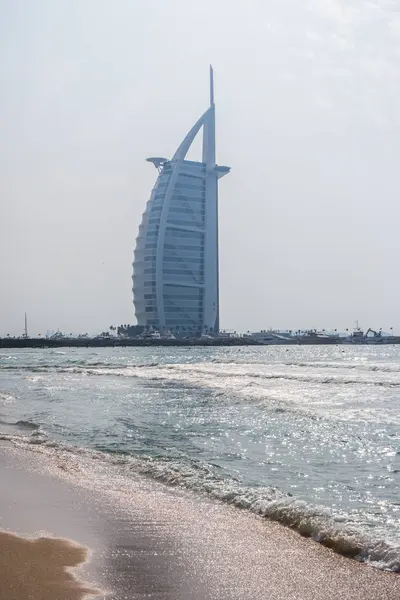 Burj Al Arab збудований готель beach подання, Дубаї, ОАЕ — стокове фото