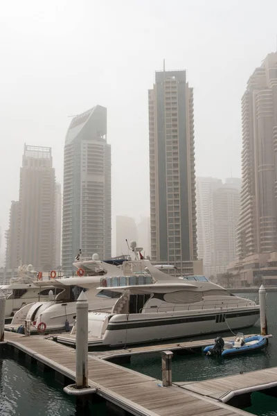 Sandstorm i Dubai Marina, Förenade Arabemiraten — Stockfoto