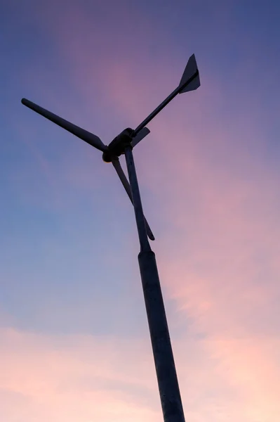 风力涡轮机的天空 — 图库照片