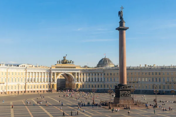 St Petersburg Saray kare havadan görünümü