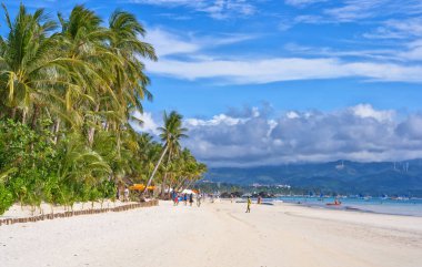 Boracay, Filipinler üzerinde beyaz plaj manzarası