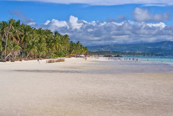 Weißer Strand mit Blick auf Boracay, Philippinen — Stockfoto