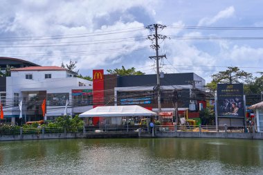 Boracay, Filipinler - 21 Kasım 2017: Mcdonald's