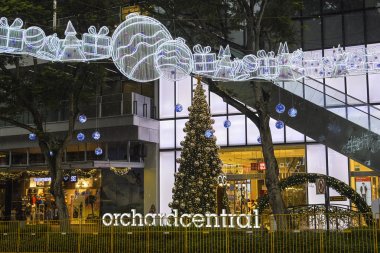 Singapur - 28 Kasım 2017: Orchard merkez alışveriş merkezi