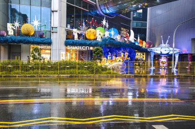 Singapur - 28 Kasım 2017: Orchard road akşam