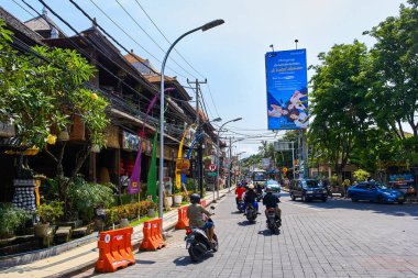 Bali, Endonezya - 6 Aralık 2017: Kuta şehir merkezi