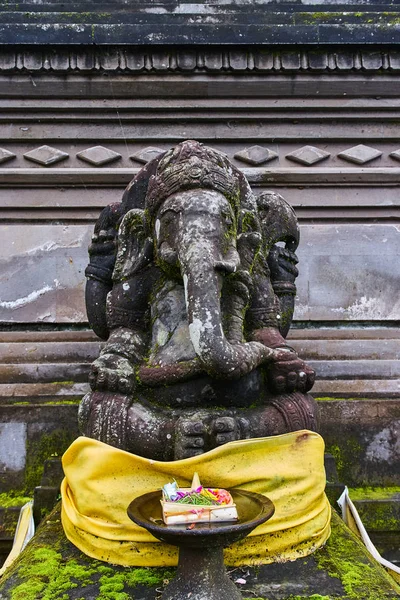 Ganesha dio pietra monumento a Bali, Indonesia — Foto Stock