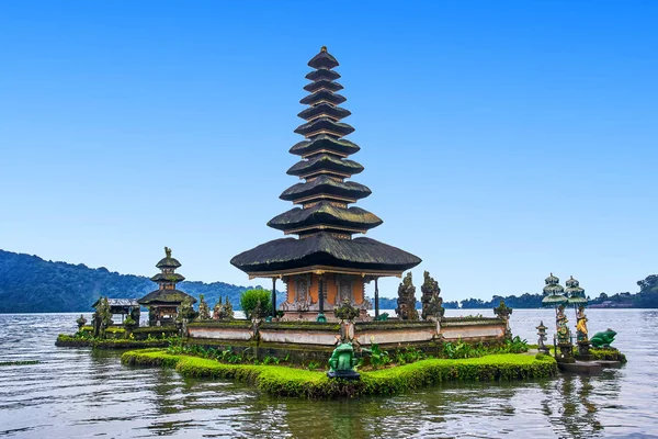 Pura Ulun Danu Beratan tempel på Bali ön, Indonesien — Stockfoto