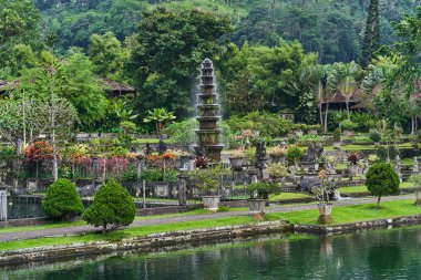 Bali adasında Tirta Gangga su sarayı, Endonezya