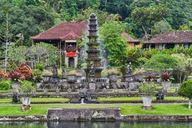 Bali adasında Tirta Gangga su sarayı, Endonezya