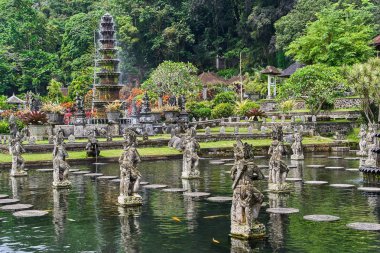 Bali adasında Tirta Gangga su sarayı, Endonezya