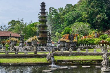 Bali adasında Tirta Gangga su sarayı, Endonezya