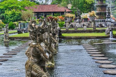 Bali adasında Tirta Gangga su sarayı, Endonezya