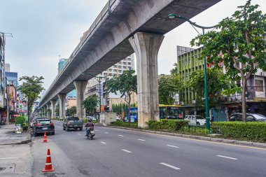 Bangkok, Tayland - 28 Aralık 2017: Karayolu No.1 Bts gökyüzü ile