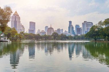 Lumpini park, Bangkok, Tayland görünümünden Skyline