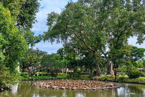 Suan Saranrom Park w Bangkok, Tajlandia — Zdjęcie stockowe