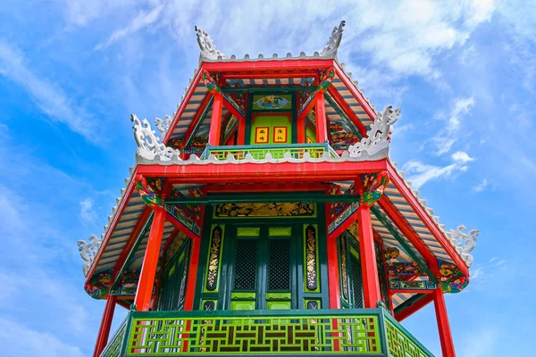 En kinesisk stil pagod på baksidan parken Suan Saranrom — Stockfoto